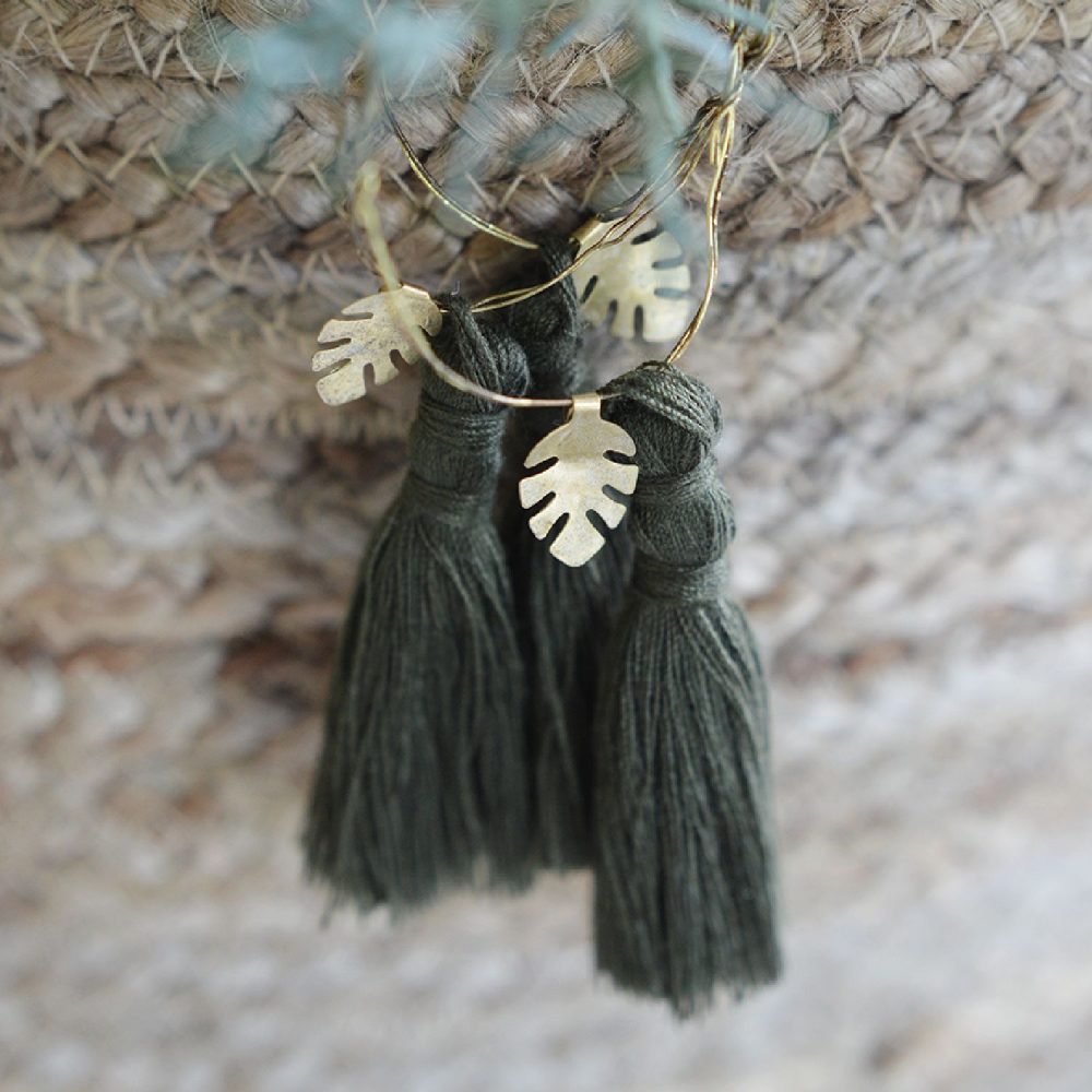 Olijfgroene tassel met hartje | Delight Department