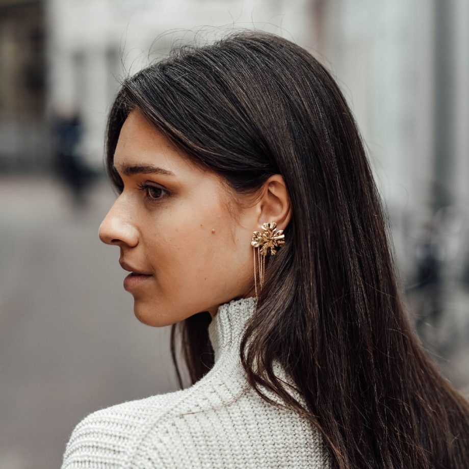 Folded Flower Chain Earring | Betty Bogaers