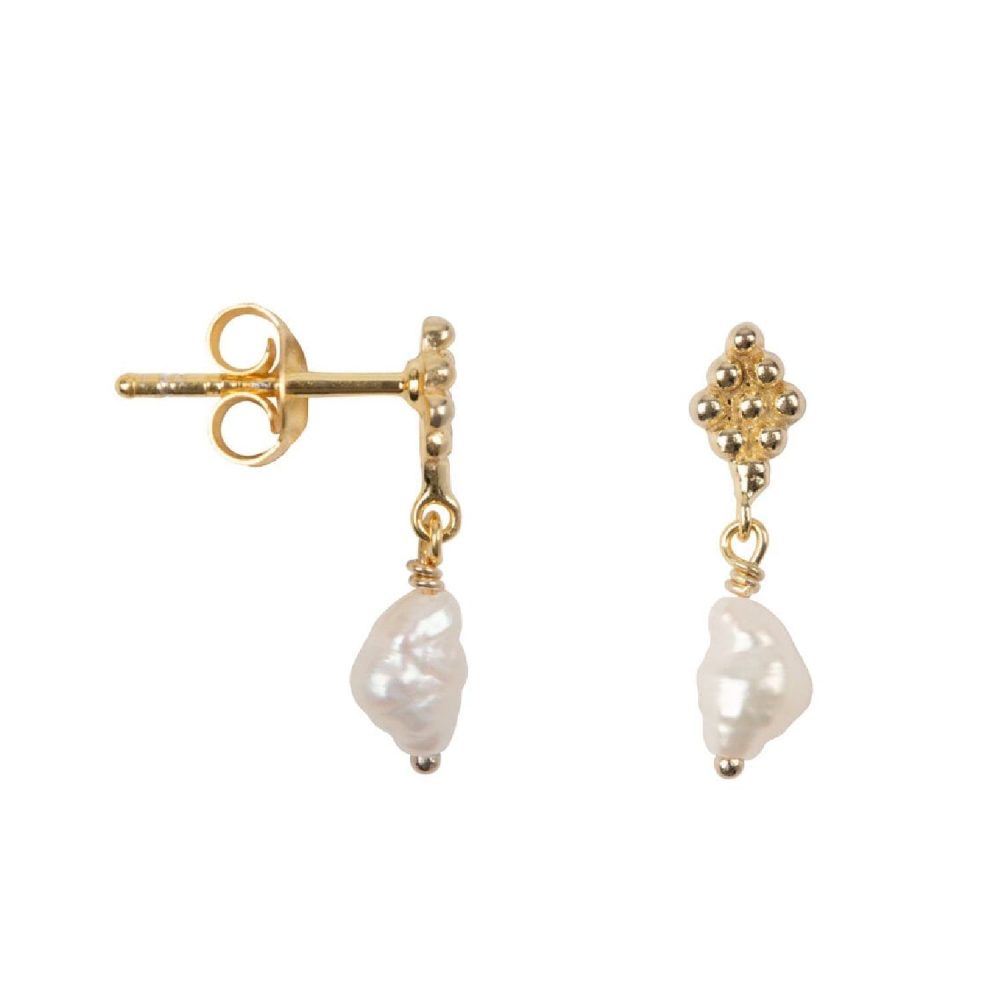 Dotted Wieber Pearl Stud Earring Gold Plated | Betty Bogaers