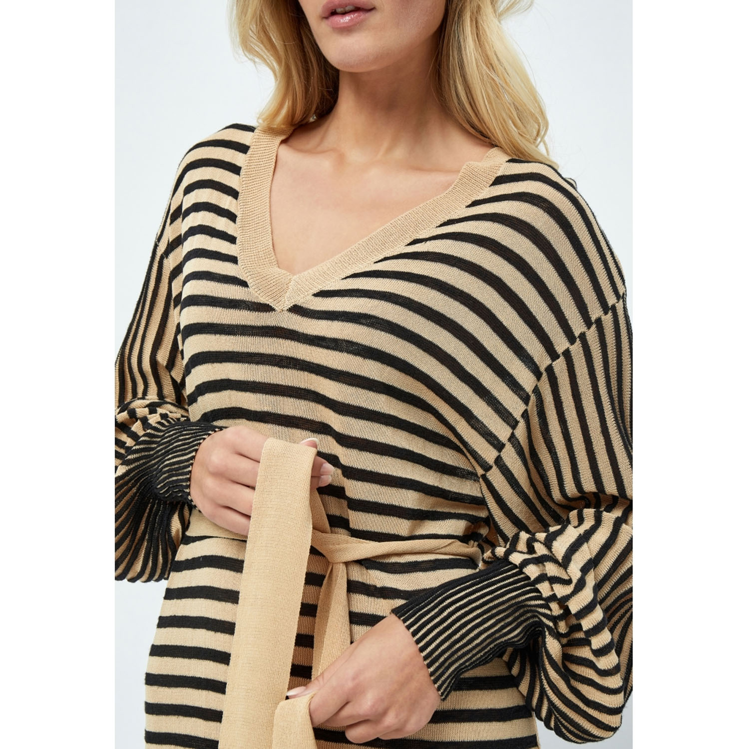 Mathilda V-neck Baloon Sleeve Dress Black Stripe | Peppercorn