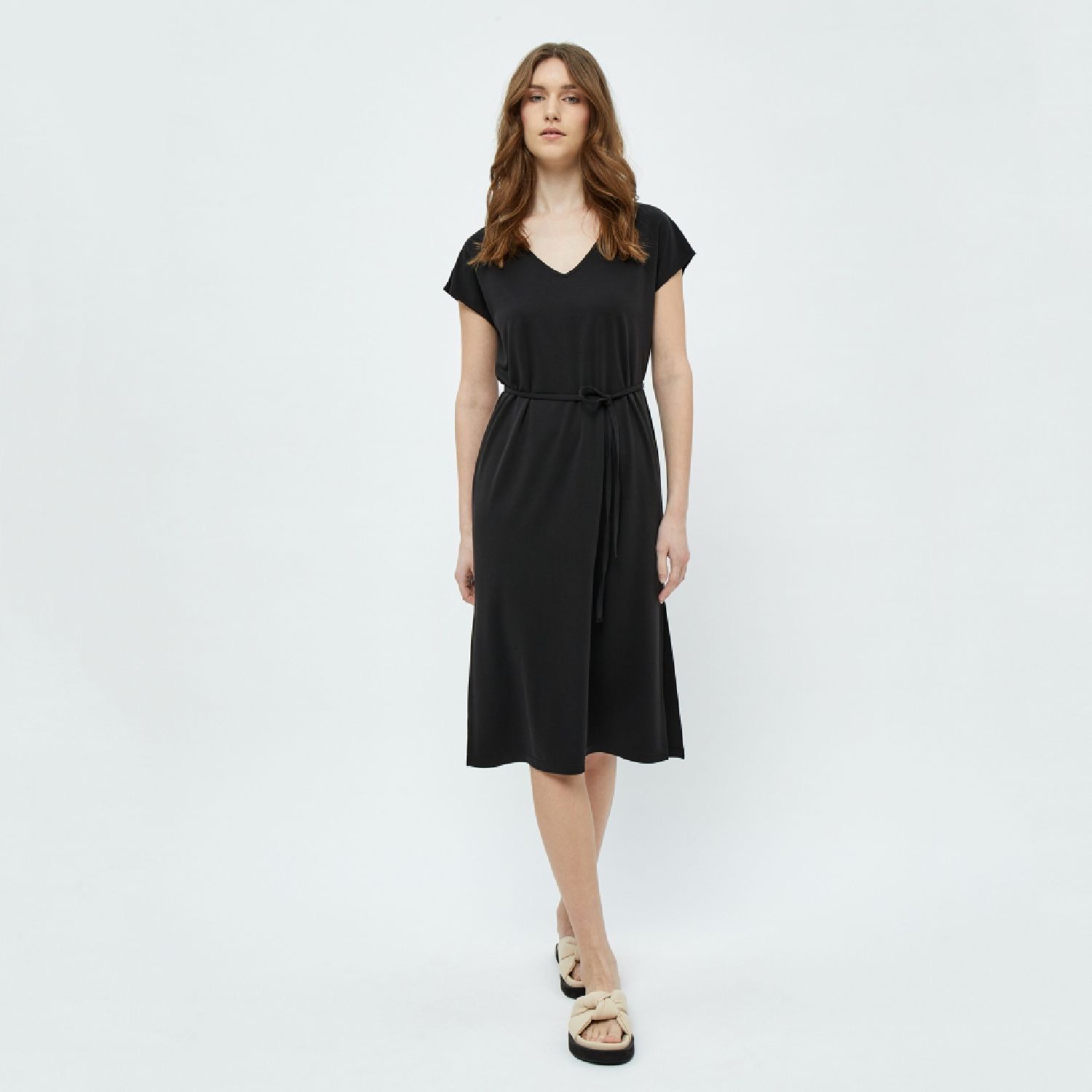 Mariol V-neck Dress Black | Peppercorn