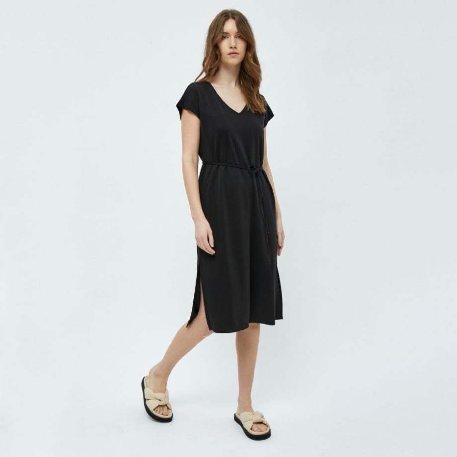 Mariol V-neck Dress Black | Peppercorn