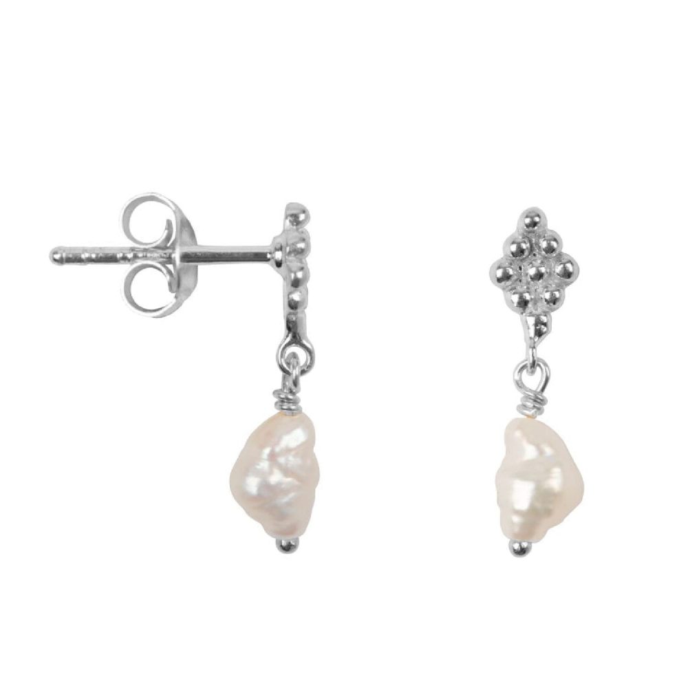 Dotted Wieber Pearl Stud Earring Silver | Betty Bogaers