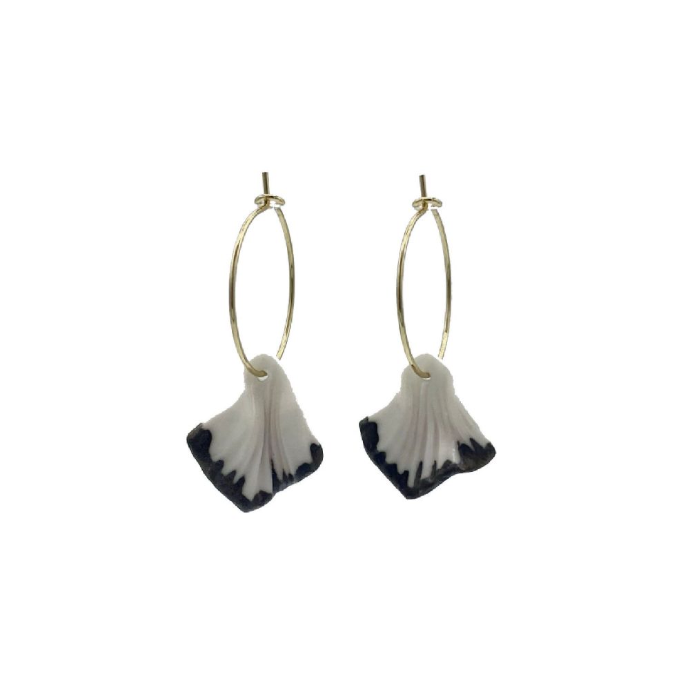 Earring Small Shell Black | Charlotte Godfriedt
