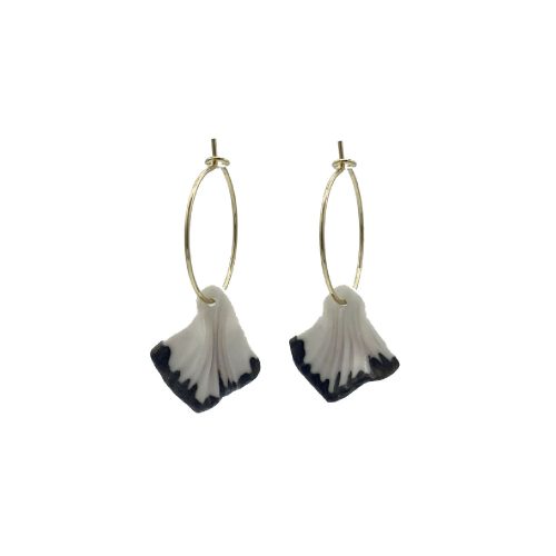Earring Small Shell Black | Charlotte Godfriedt
