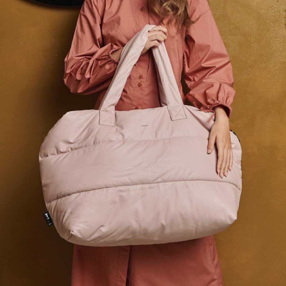 Rose Smoke Camill Big Puffy Weekend Bag | Tinne+Mia