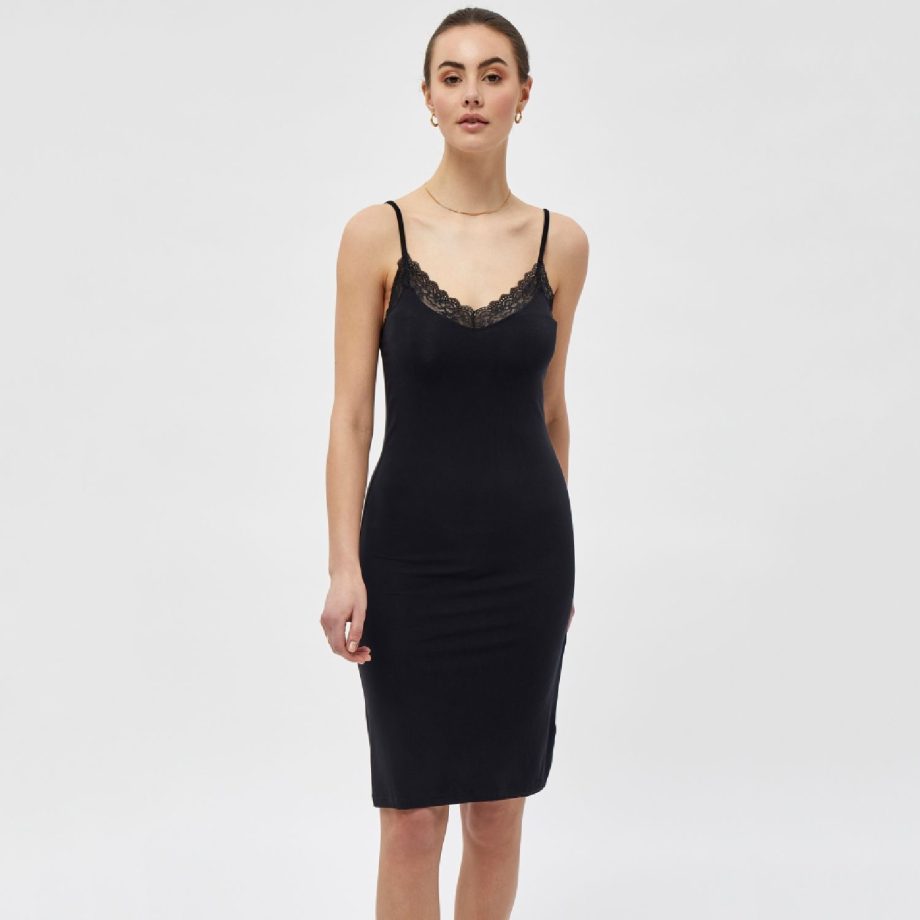 Rosalinda Lace Dress Black | Peppercorn