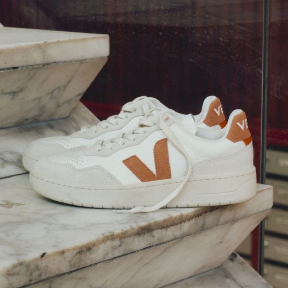 V90 Leather White Umber | VEJA