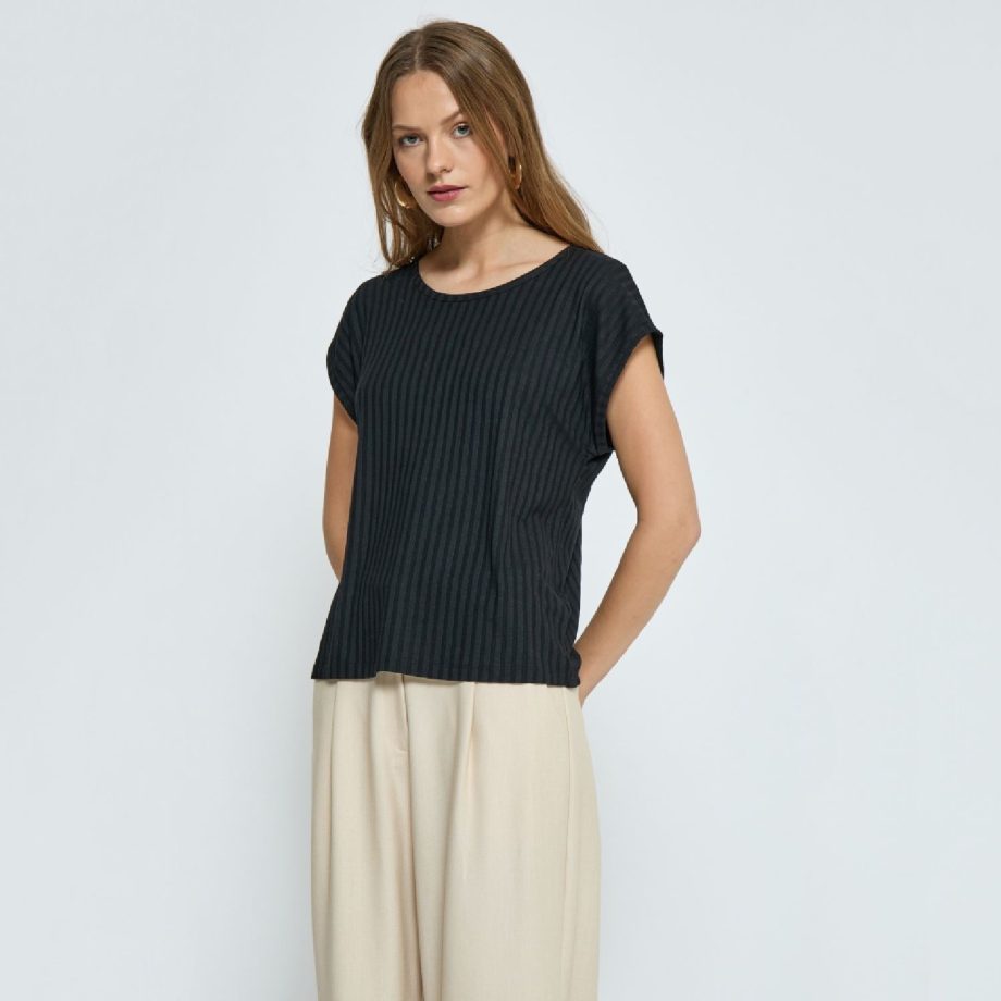 Vally Round Neck T-shirt Black | Peppercorn