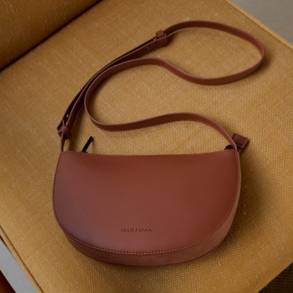 Farou Shoulder Bag Carnelian | Monk&Anna