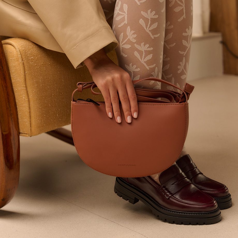 Farou Shoulder Bag Carnelian | Monk&Anna