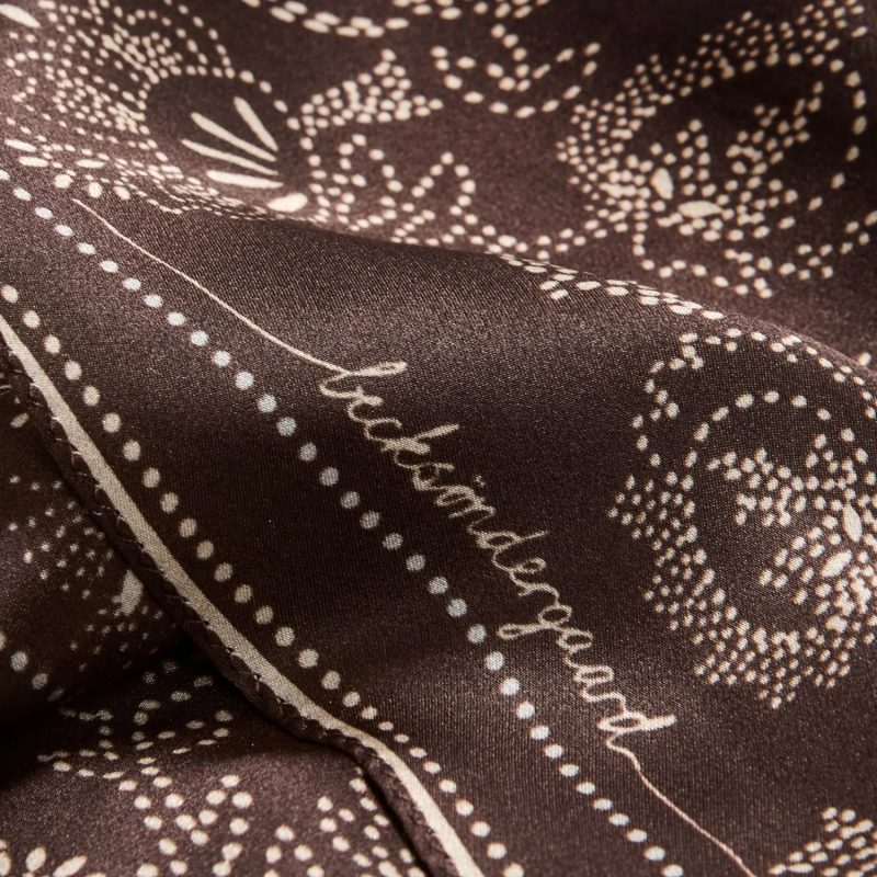 Dotted Flora Diamond Scarf Hot Fudge Brown | Becksöndergaard