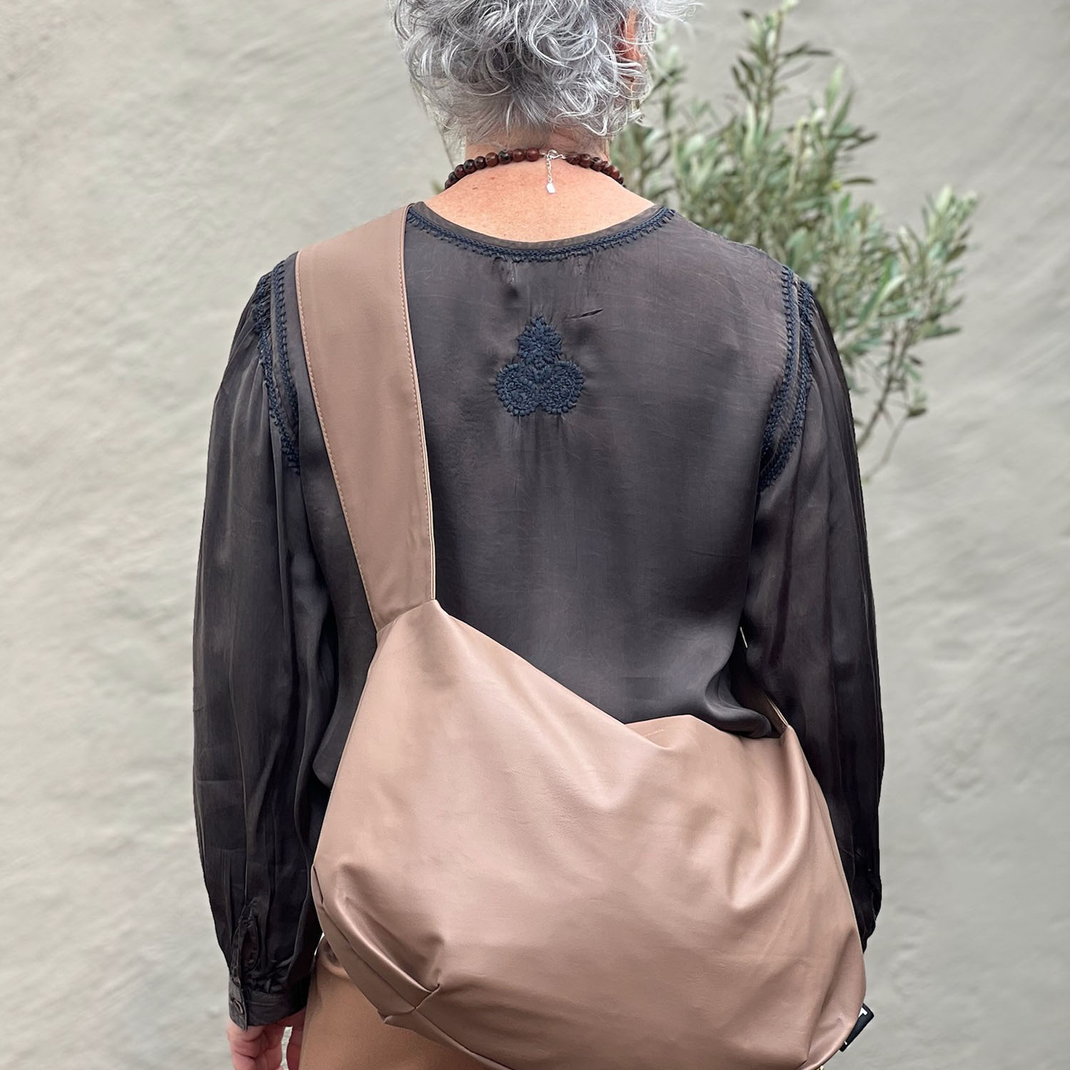 Lot Bold Cross Body Bag Beaver Fur | Tinne+Mia
