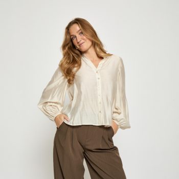 Beth Shirt Gardenia | Peppercorn