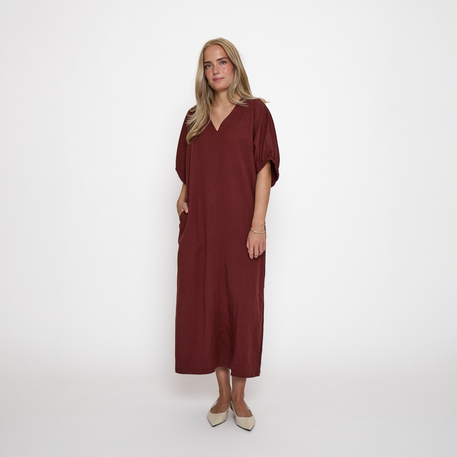 Rebecca Dress Maroon Red | Peppercorn