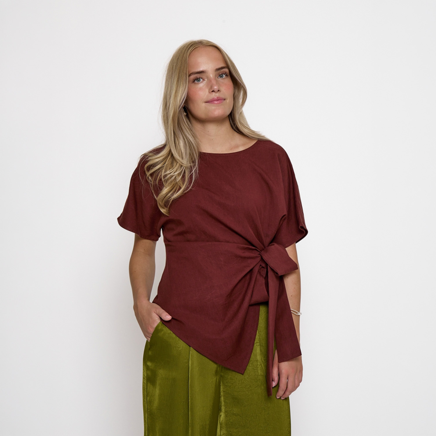 Rebecca Blouse Maroon Red | Peppercorn