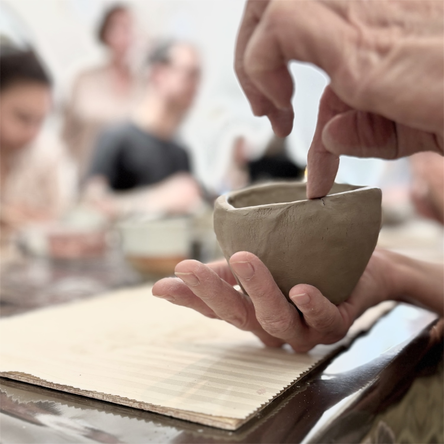 https://radijsconceptstore.nl/product/zaterdag-28-november-2026-workshop-handvormen-licht-luiden/